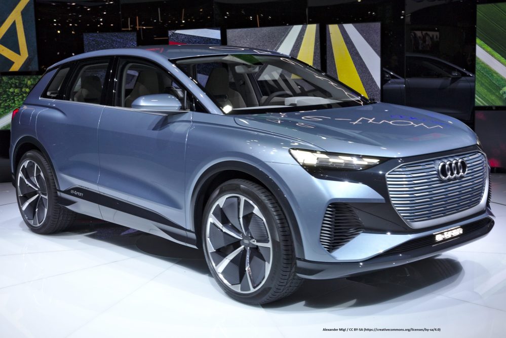 Audi_Q4_e-tron_concept_Genf_2019_1Y7A5441