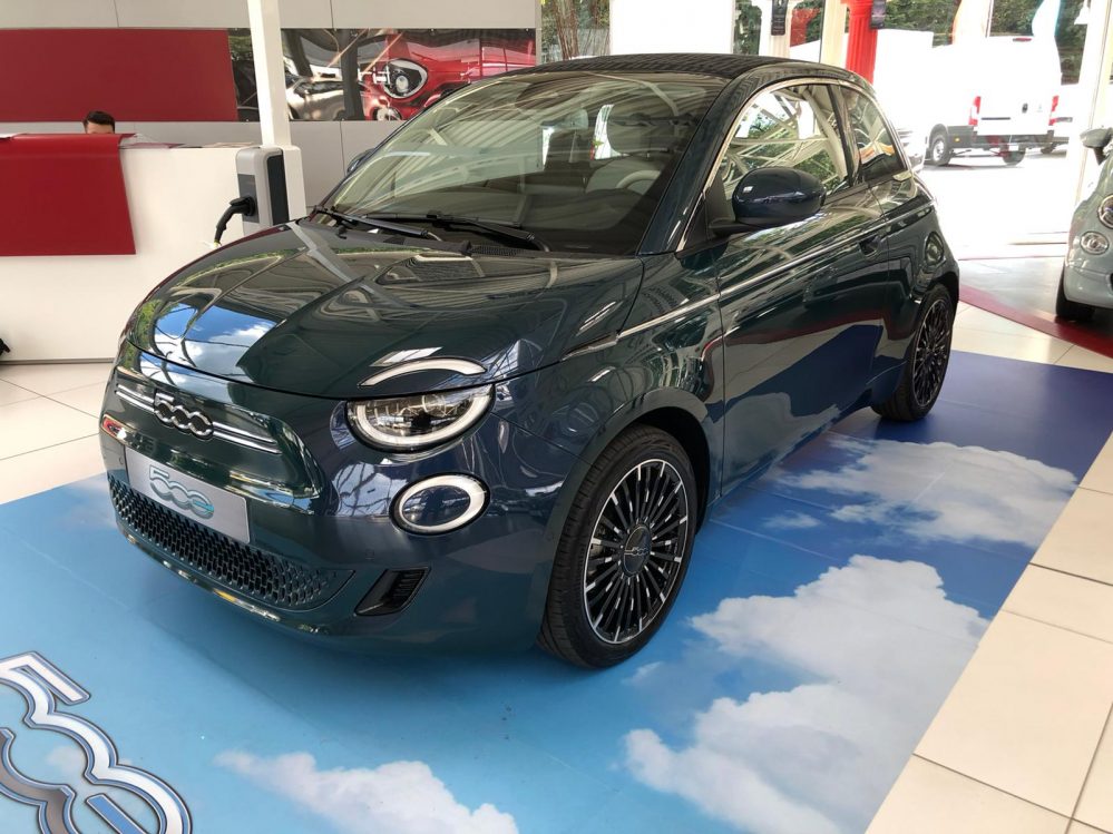 Fiat 500e Passion 3 1 87kw 42kwh Aktuell Nicht Verfugbar Ludego